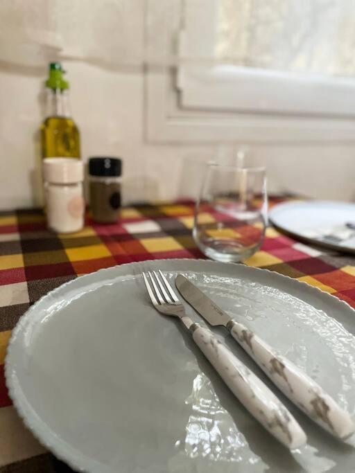Cute And Quiet Apartment In The Center Of Atenas Exterior foto