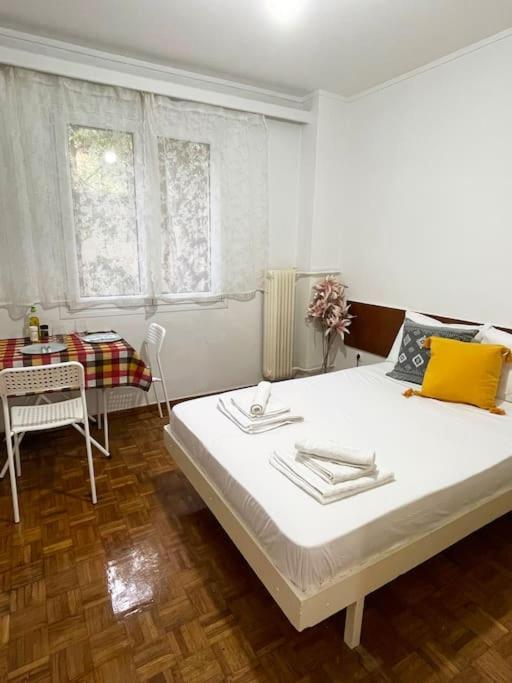 Cute And Quiet Apartment In The Center Of Atenas Exterior foto